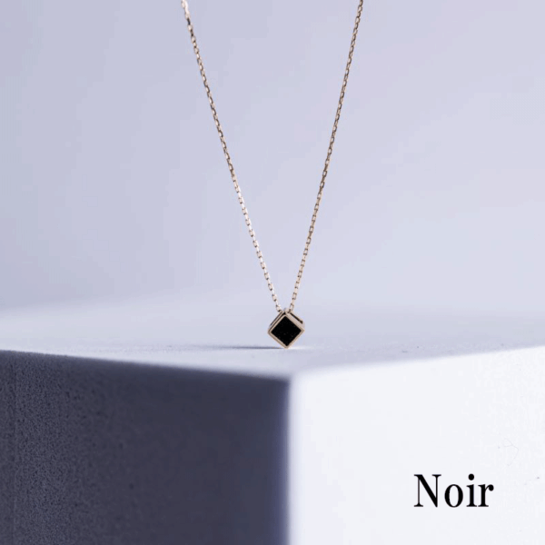 Noir onyx square necklace