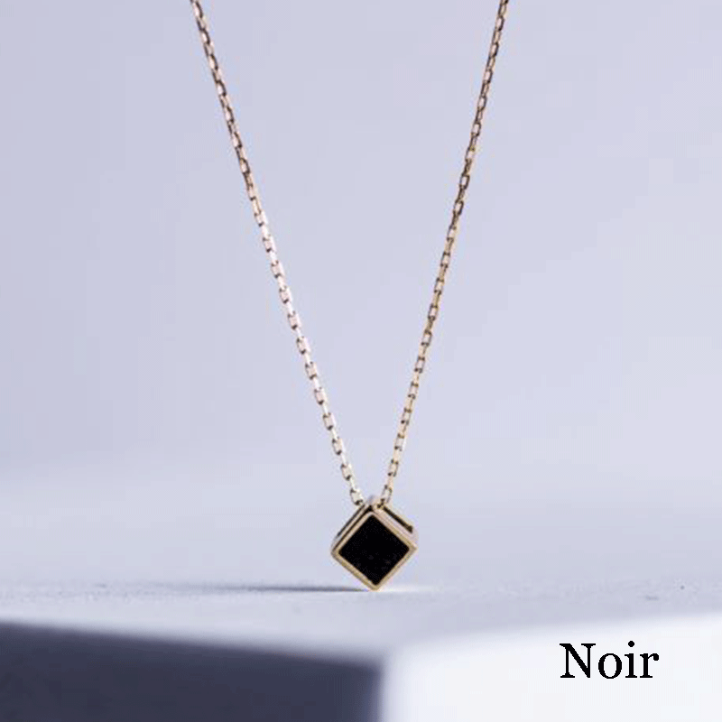 Noir onyx square necklace