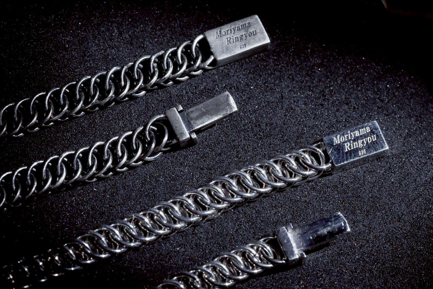 スネークブレスレットの歴史と魅力