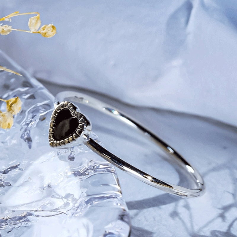 Noir onyx heart silver ring