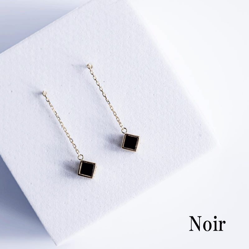 Noir onyx square pierce