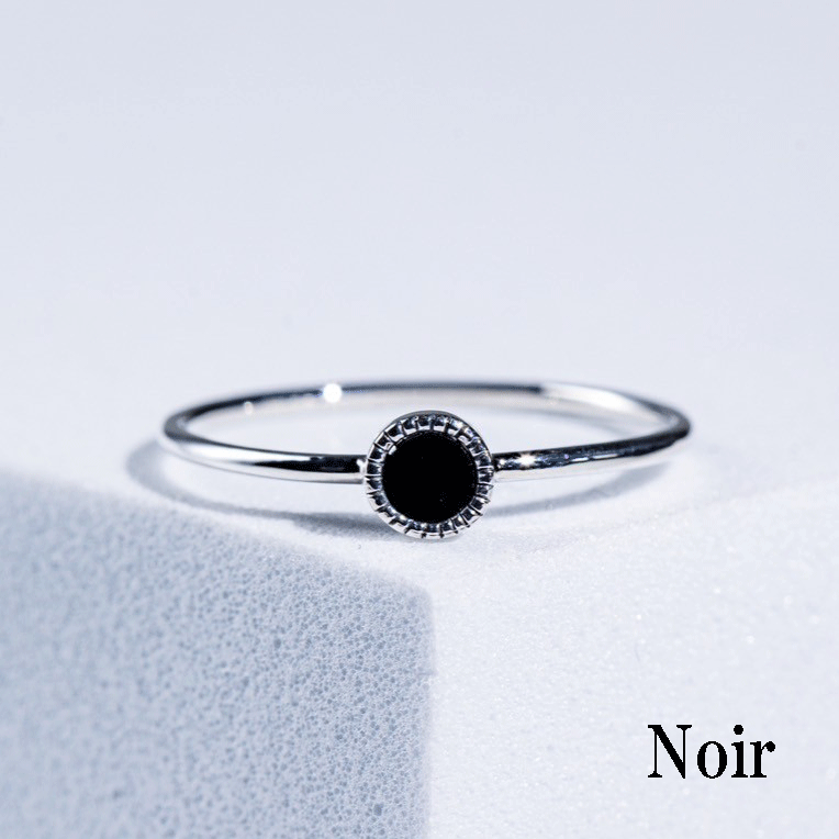 Noir onyx round silver ring